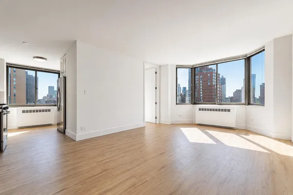 $7,995 | 1735 York Avenue, Unit 16G | Upper East Side