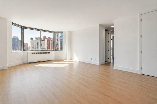 $7,995 | 1735 York Avenue, Unit 16G | Upper East Side