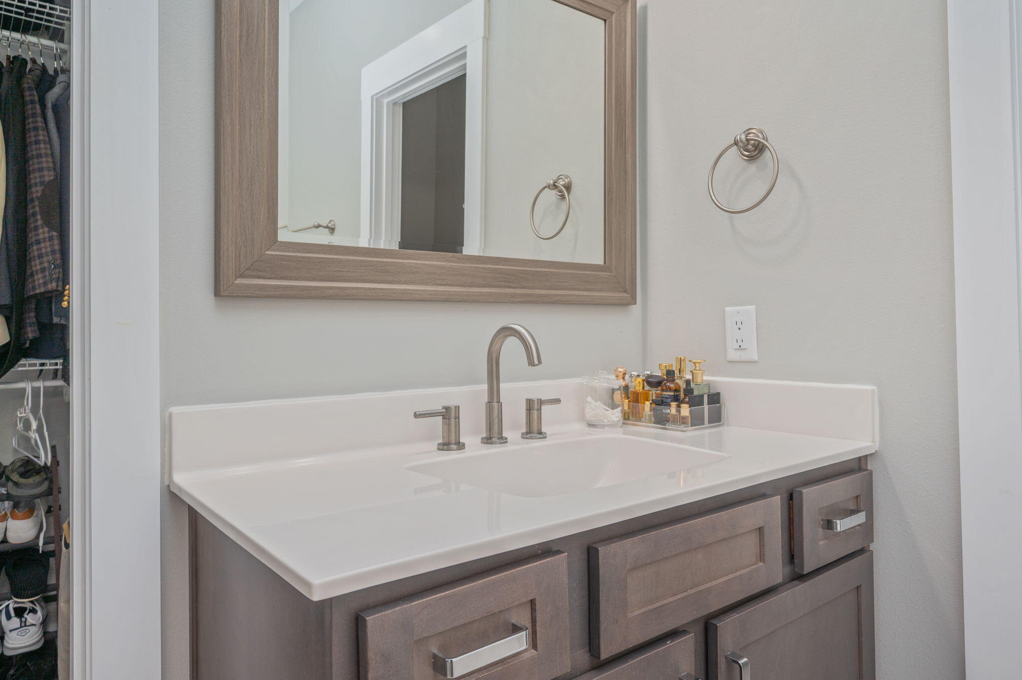 1504 West Ponderosa Road Fort Walton Beach, FL 32547 - Photo 23 of 42 MBATH SEPARATE HIS/HER VANITY