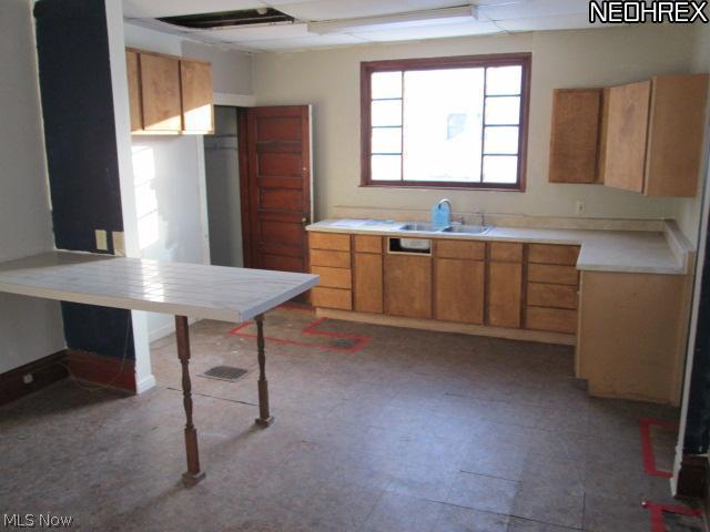 948 Pershing Road Zanesville, OH 43701 - Photo 3 of 12 Gallery Image 3