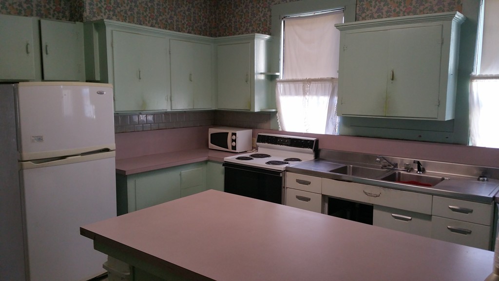 135 Thompson Street Springfield, MA 01109 - Photo 8 of 12