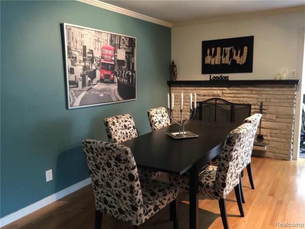 13465 Fenton Road Fenton, MI 48430 - Photo 2 of 15 IMG_0342.JPG