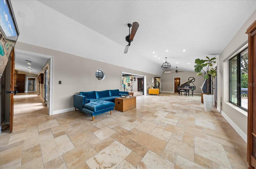 452 Southeast Paradise Point Road Crystal River, FL 34429 - Photo 28 of 83