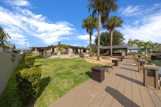 $1,599,900 | 452 Southeast Paradise Point Road, Crystal River, FL 34429