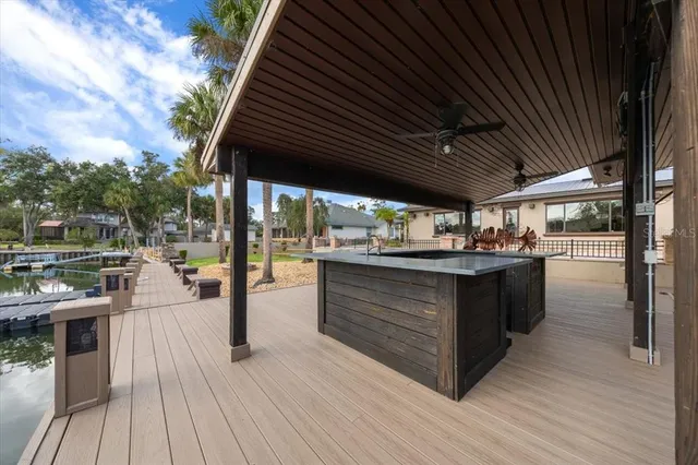 $1,599,900 | 452 Southeast Paradise Point Road, Crystal River, FL 34429