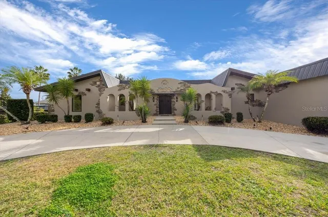 $1,599,900 | 452 Southeast Paradise Point Road, Crystal River, FL 34429