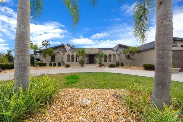 $1,599,900 | 452 Southeast Paradise Point Road, Crystal River, FL 34429