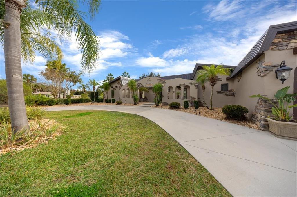 452 Southeast Paradise Point Road Crystal River, FL 34429 - Photo 75 of 83 a view of outdoor space yard and swimming pool