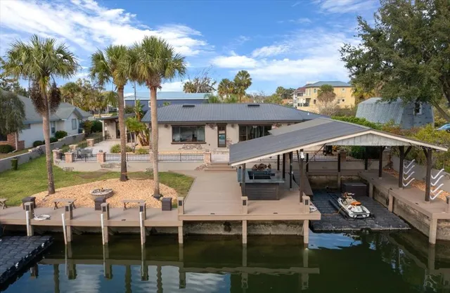 $1,599,900 | 452 Southeast Paradise Point Road, Crystal River, FL 34429
