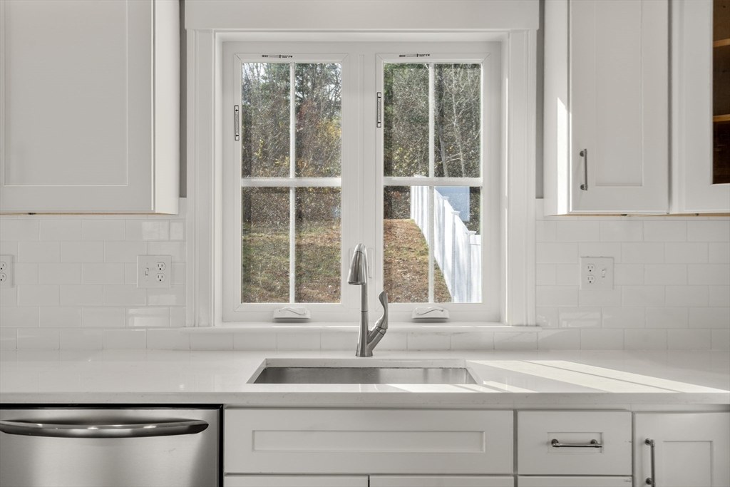 93 Providence Street, Unit B Mendon, MA 01756 - Photo 15 of 38