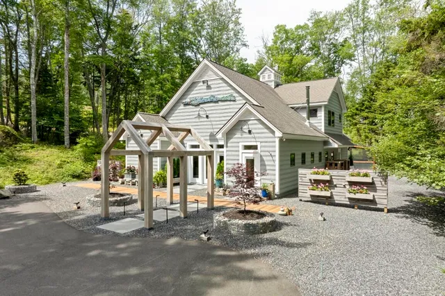 $1,525,000 | 98 Meadow Cove Road, Boothbay, ME 04544