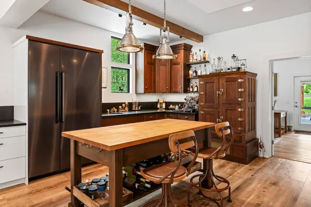 $1,525,000 | 98 Meadow Cove Road, Boothbay, ME 04544