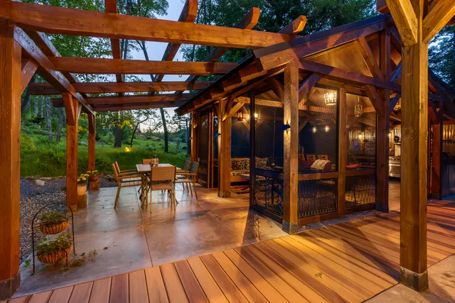 $1,525,000 | 98 Meadow Cove Road, Boothbay, ME 04544