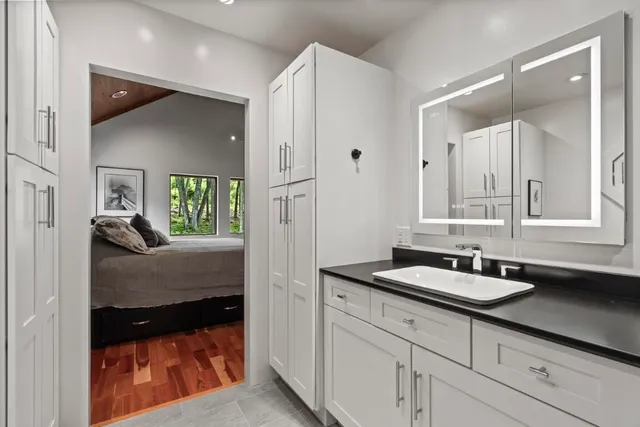 $1,525,000 | 98 Meadow Cove Road, Boothbay, ME 04544