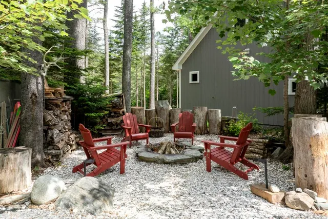 $1,525,000 | 98 Meadow Cove Road, Boothbay, ME 04544