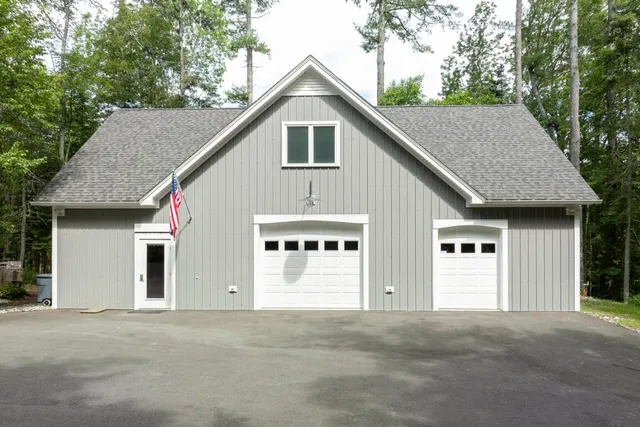 $1,525,000 | 98 Meadow Cove Road, Boothbay, ME 04544