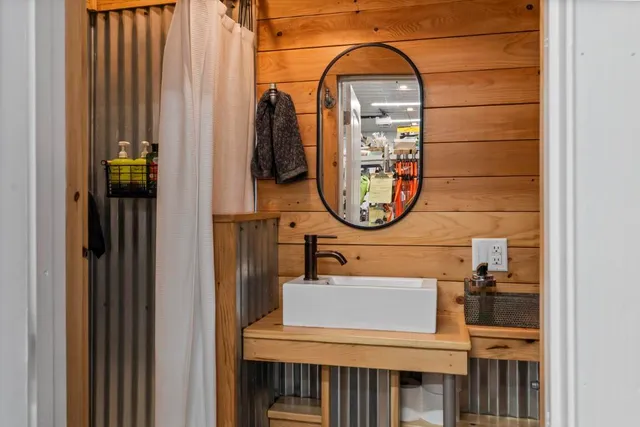 $1,525,000 | 98 Meadow Cove Road, Boothbay, ME 04544