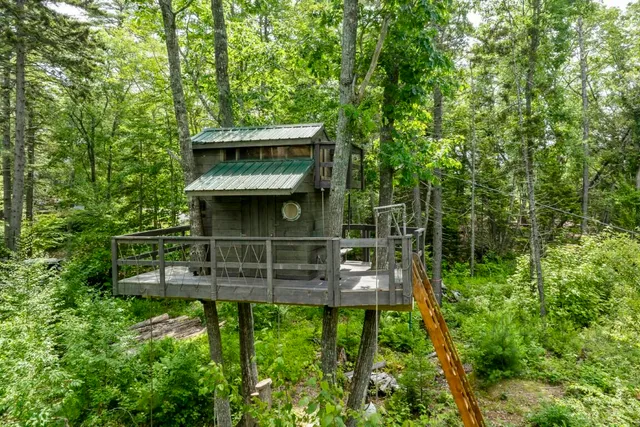 $1,525,000 | 98 Meadow Cove Road, Boothbay, ME 04544