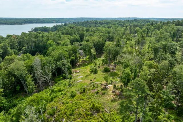 $1,525,000 | 98 Meadow Cove Road, Boothbay, ME 04544