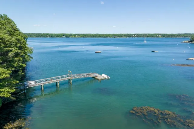 $1,525,000 | 98 Meadow Cove Road, Boothbay, ME 04544