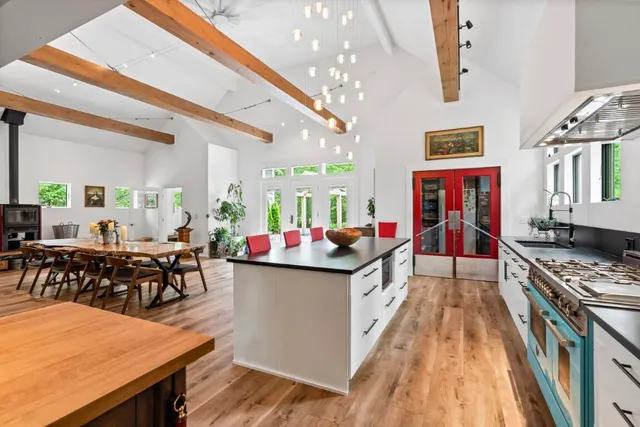 $1,525,000 | 98 Meadow Cove Road, Boothbay, ME 04544