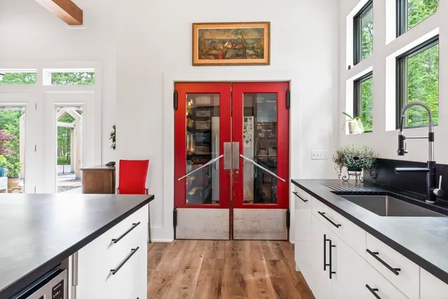 $1,525,000 | 98 Meadow Cove Road, Boothbay, ME 04544