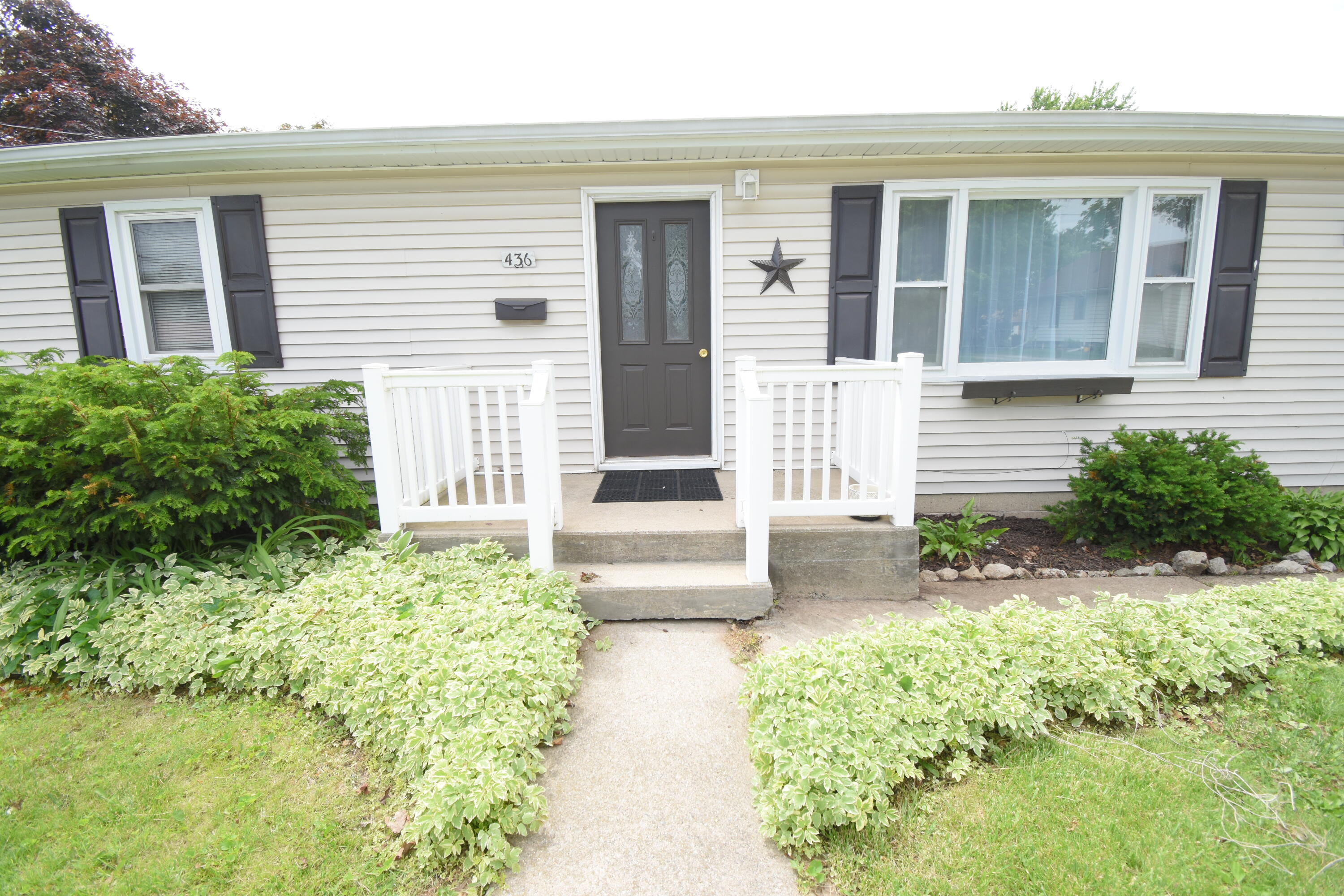 436 South Romaine Street Rensselaer, IN 47978 - Photo 2 of 25 3000x2000