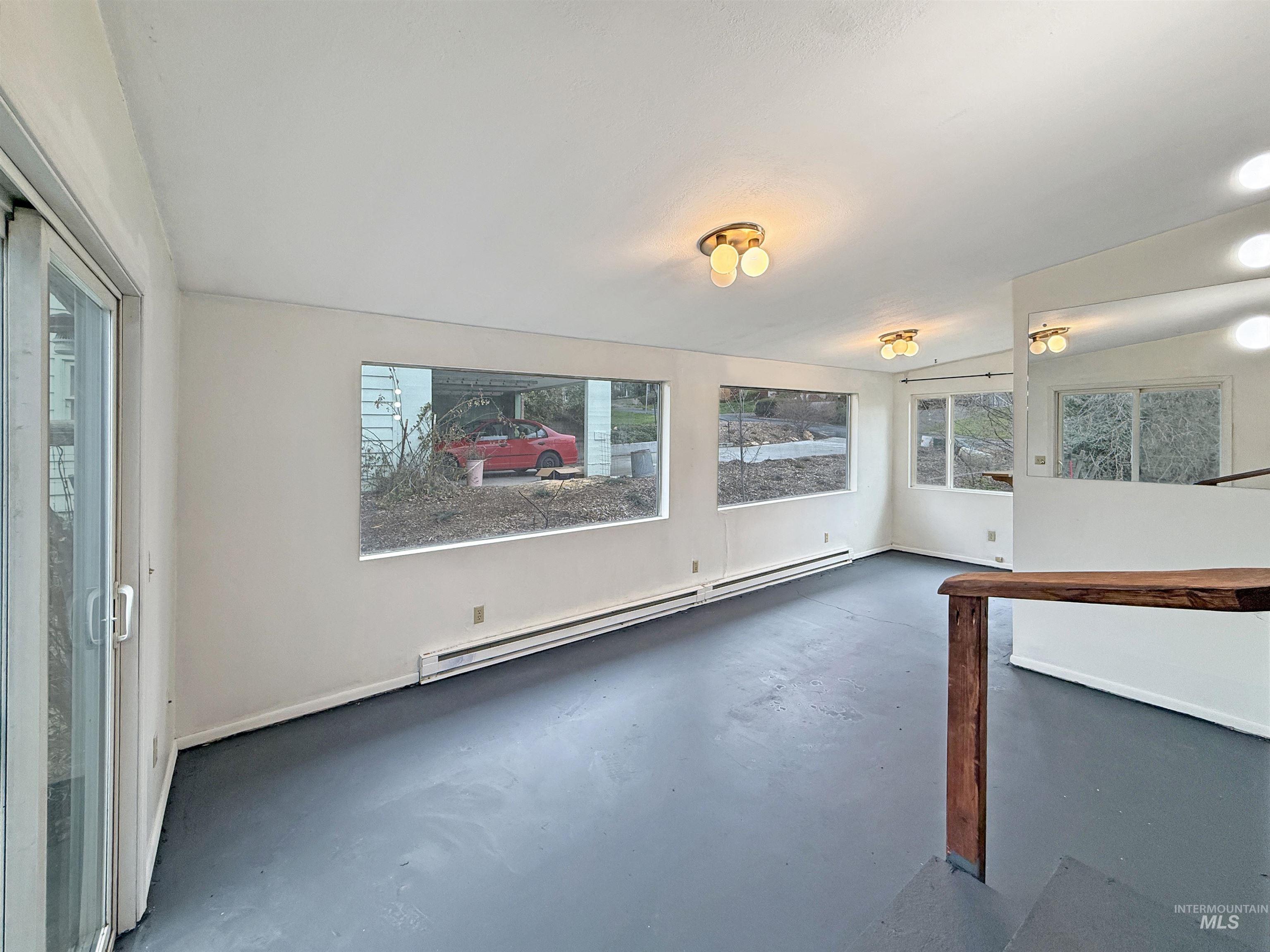 925 East 8th Street Moscow, ID 83843 - Photo 7 of 40