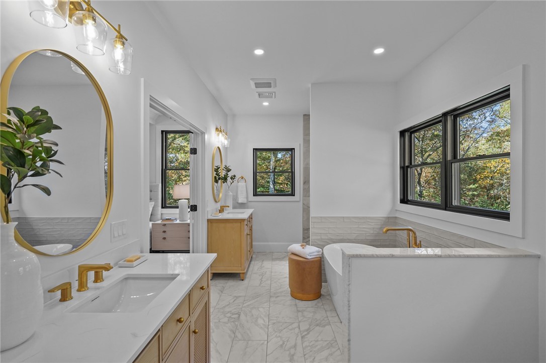 1708 Ministerial Road South Kingstown, RI 02879 - Photo 26 of 48 Primary Bath