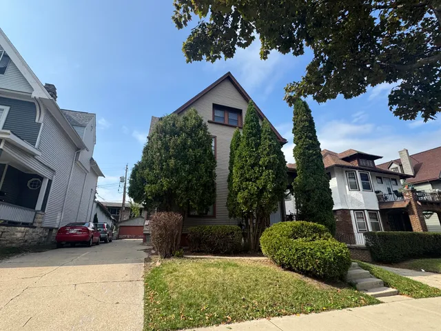 $475,000 | 2609 North Maryland Avenue, Unit 2611, Milwaukee, WI 53211