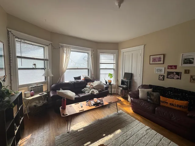 $475,000 | 2609 North Maryland Avenue, Unit 2611, Milwaukee, WI 53211