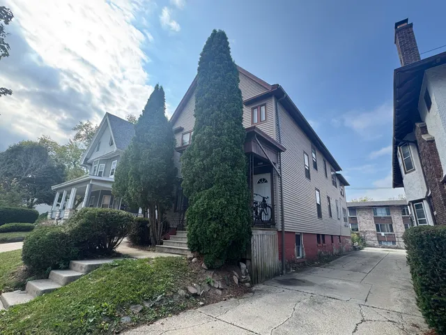 $475,000 | 2609 North Maryland Avenue, Unit 2611, Milwaukee, WI 53211