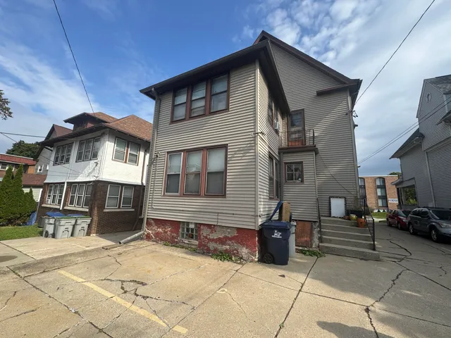 $475,000 | 2609 North Maryland Avenue, Unit 2611, Milwaukee, WI 53211