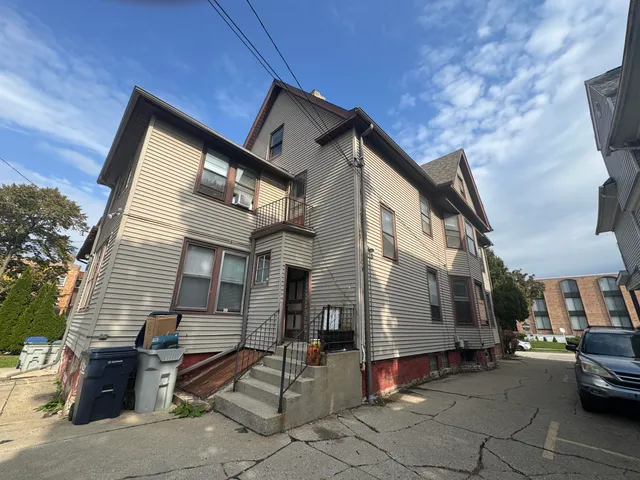 $475,000 | 2609 North Maryland Avenue, Unit 2611, Milwaukee, WI 53211