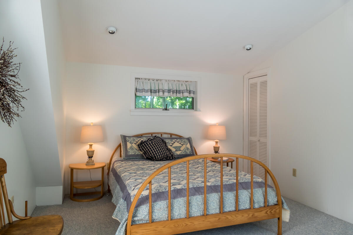 15 Cushing Briggs Road Freeport, ME 04032 - Photo 30 of 86 38-Primary bedroom suite (4 of 10)