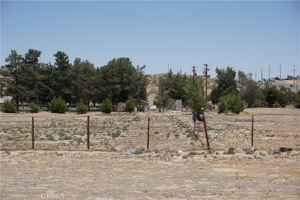 19968 Bear Valley Road Apple Valley, CA 92308 - Photo 6 of 20 a view of a yard