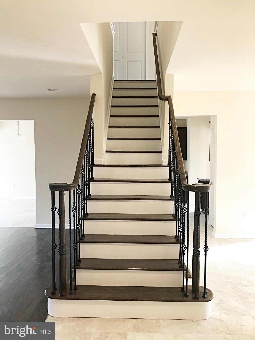 19 Stoneham Road Ewing, NJ 08638 - Photo 16 of 33 Stairway