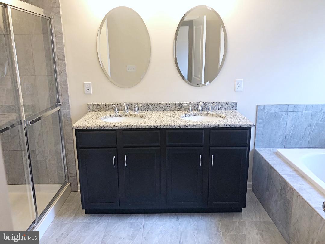 19 Stoneham Road Ewing, NJ 08638 - Photo 19 of 33 2nd Floor Master Bath