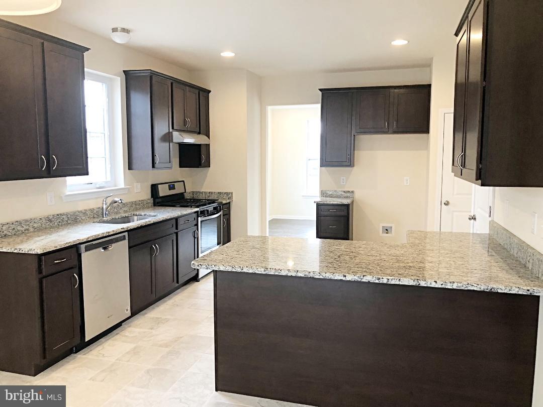 19 Stoneham Road Ewing, NJ 08638 - Photo 5 of 33 Kitchen