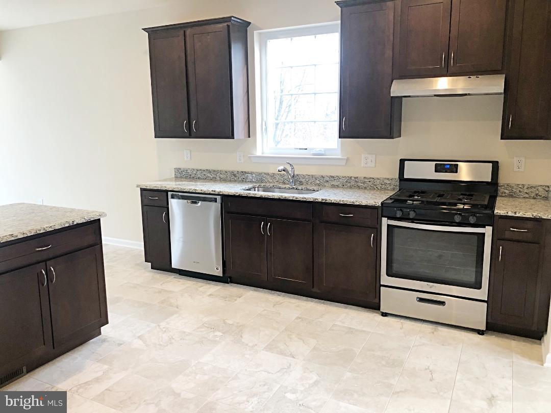 19 Stoneham Road Ewing, NJ 08638 - Photo 6 of 33 Kitchen