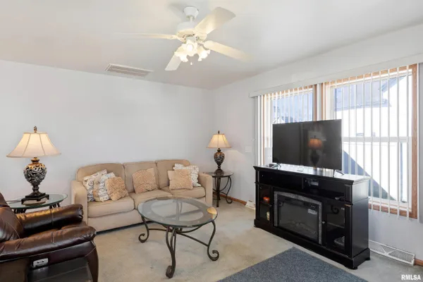 $159,900 | 312 Locust Street, Quincy, IL 62301