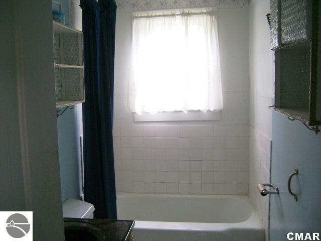 8729 South Shepherd Road Shepherd, MI 48883 - Photo 11 of 14 1767877-10.JPG
