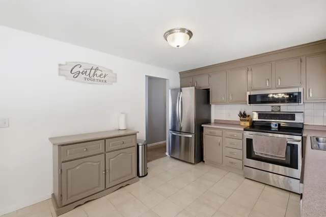 $535,000 | 19 Sherwood Road, Londonderry, NH 03053