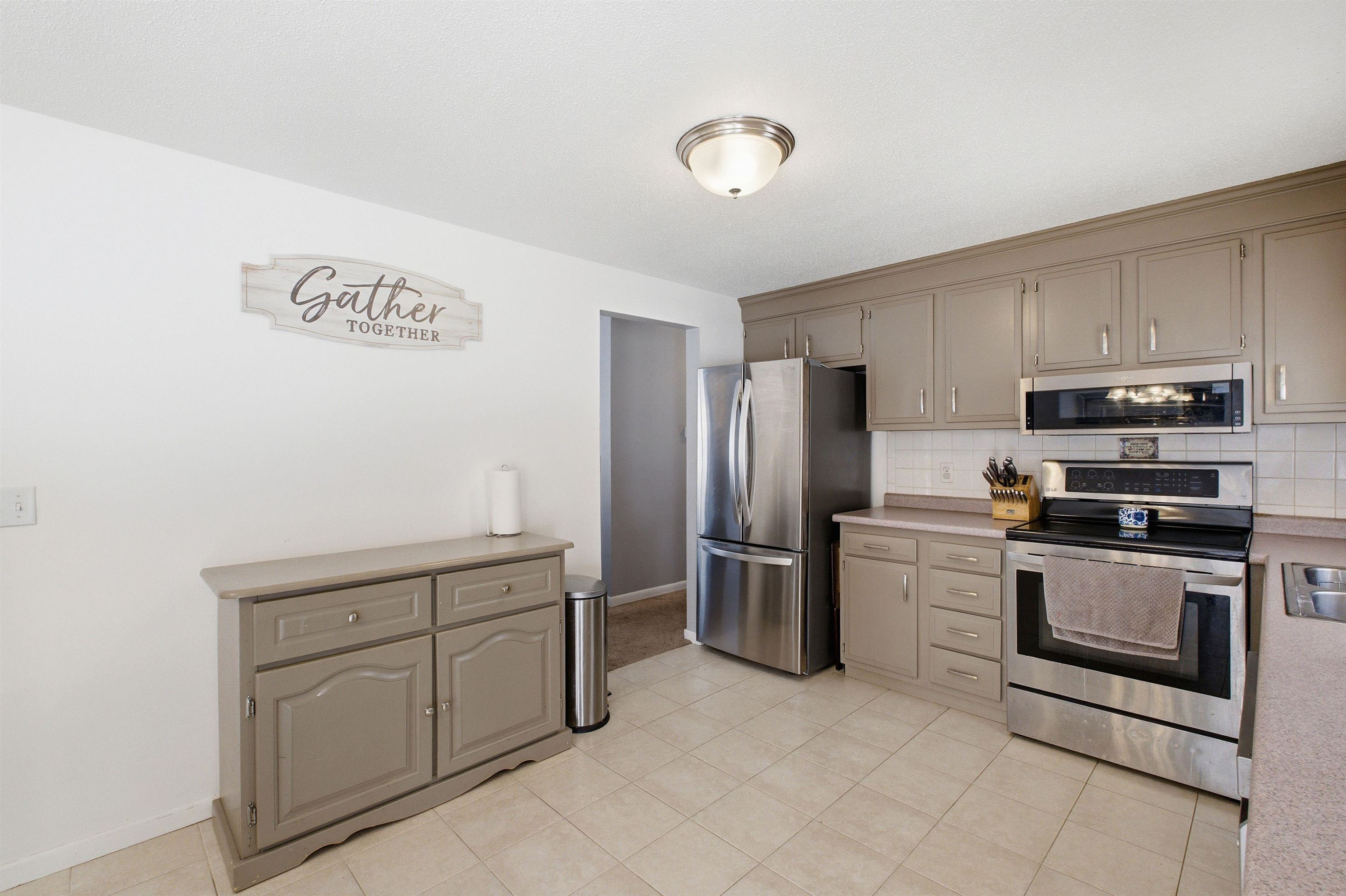 19 Sherwood Road Londonderry, NH 03053 - Photo 16 of 44