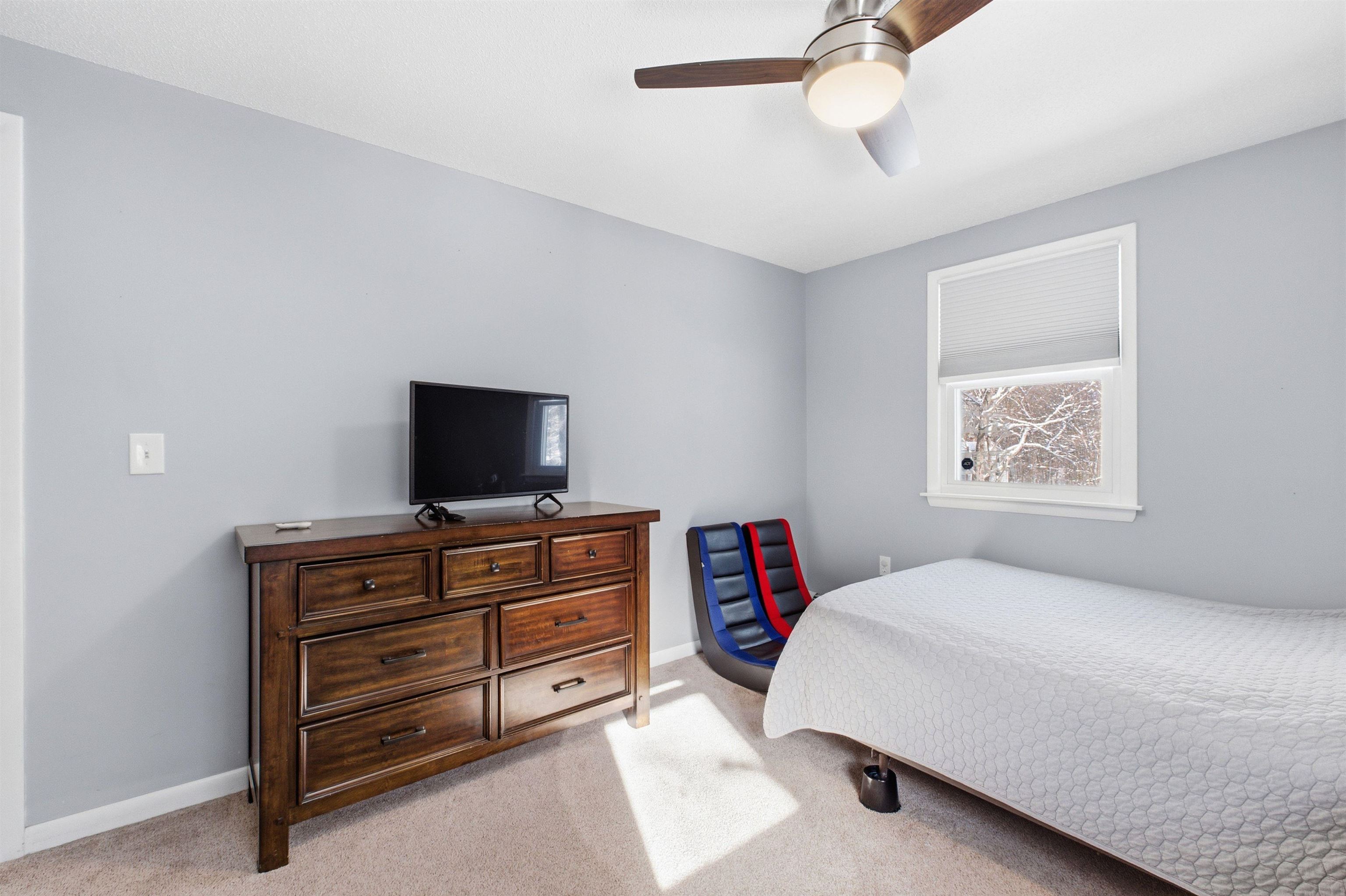 19 Sherwood Road Londonderry, NH 03053 - Photo 28 of 44