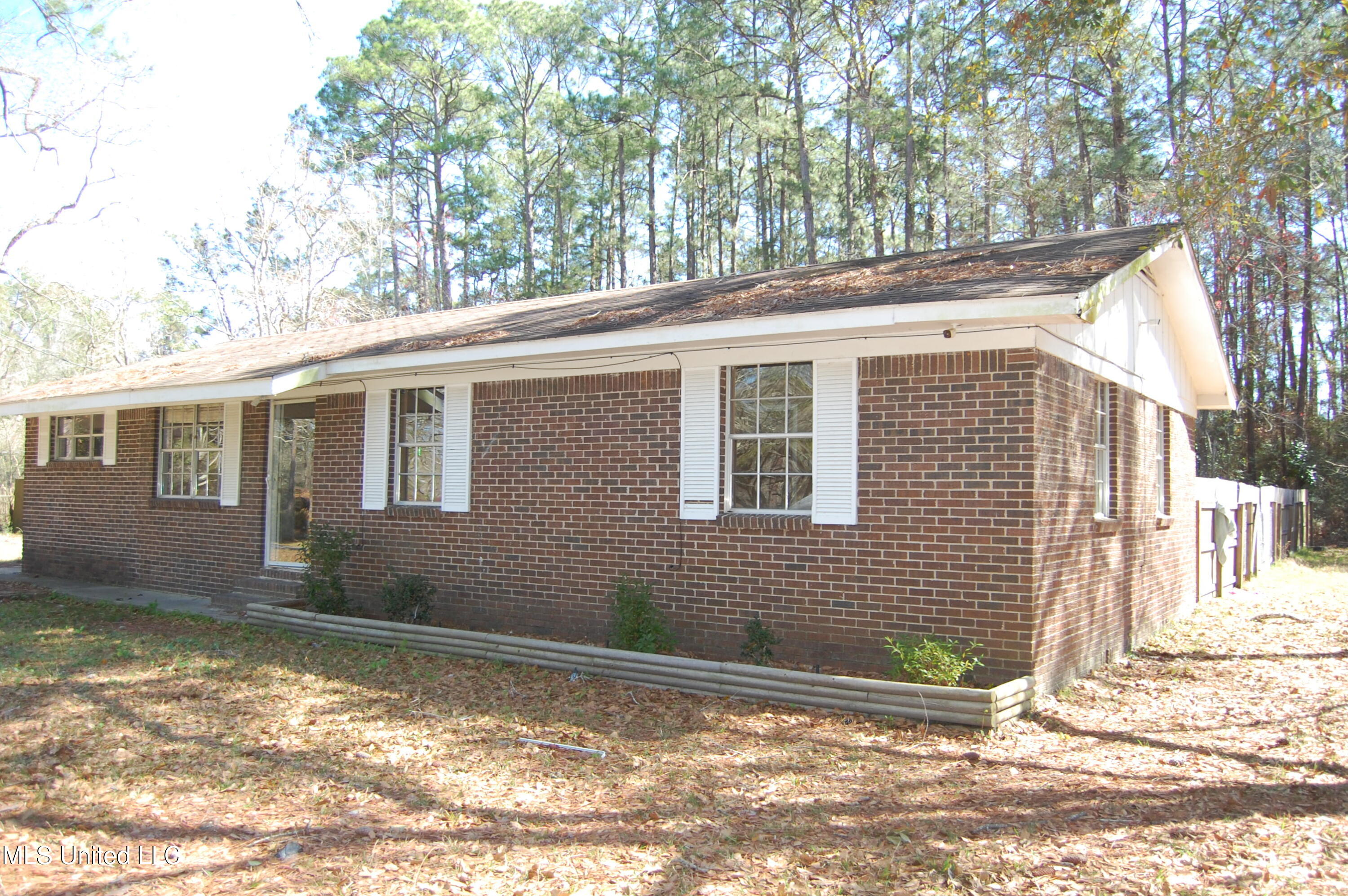 7420 Fish Hawk Road Gautier, MS 39553 - Photo 15 of 15 front