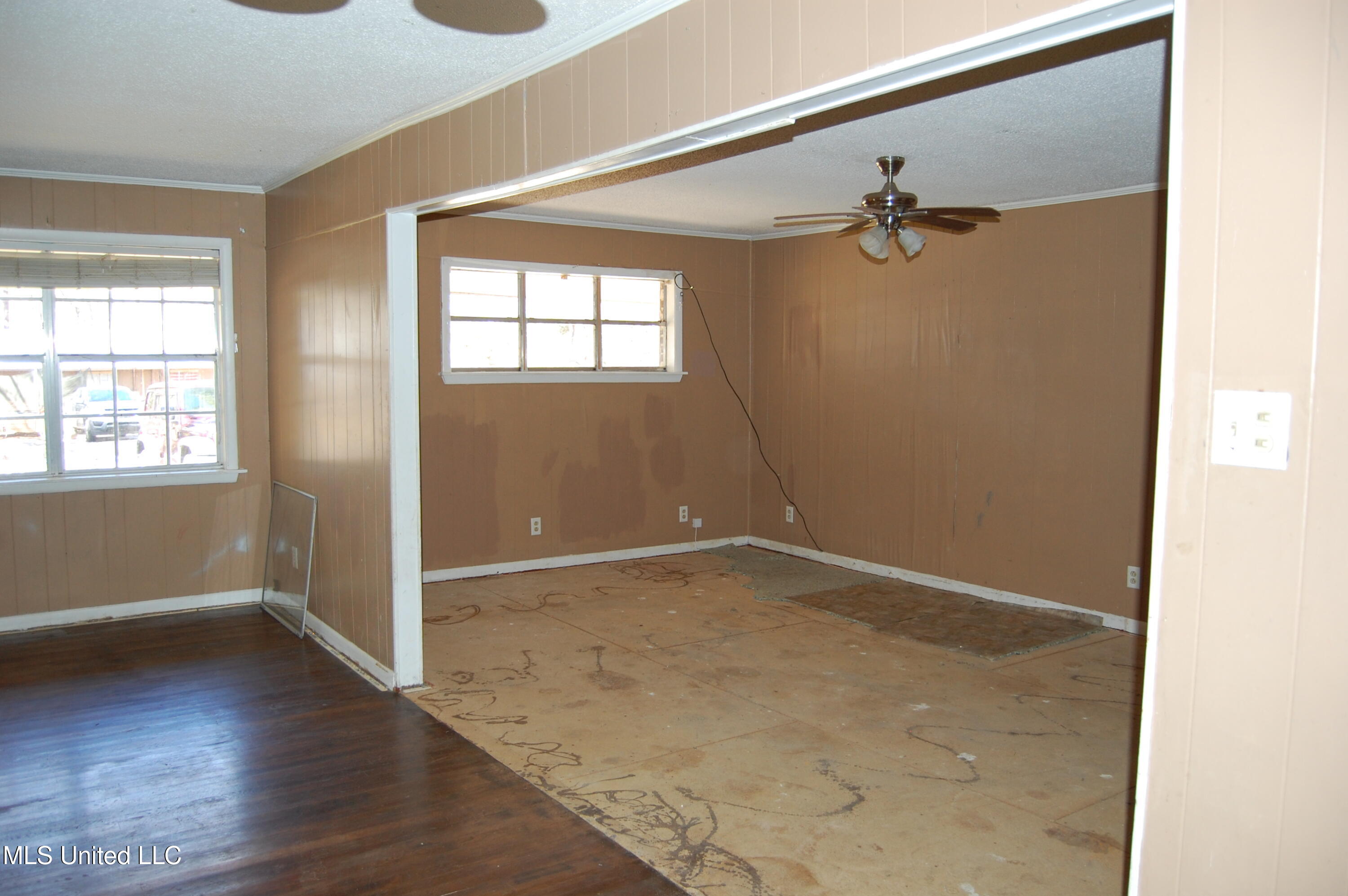 7420 Fish Hawk Road Gautier, MS 39553 - Photo 3 of 15 living area (2)
