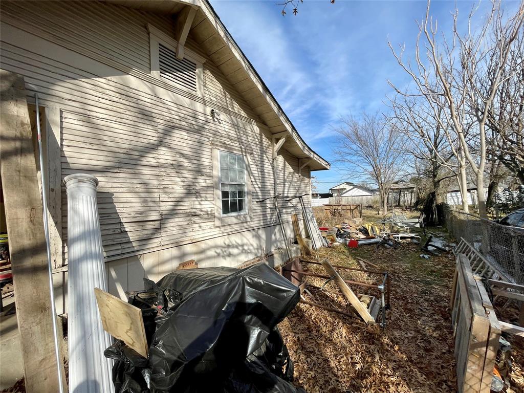 502 North Kramer Street Dallas, TX 75211 - Photo 6 of 19 a view of outdoor space and seating area