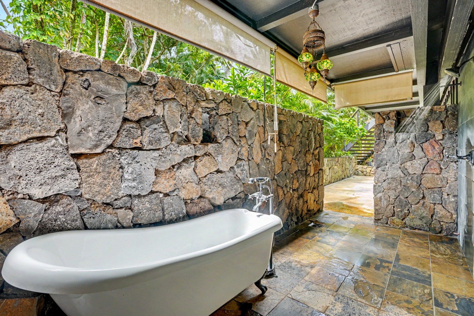 4470 A Wailapa Road Kilauea, HI 96754 - Photo 6 of 30 a view of outdoor space with a tub