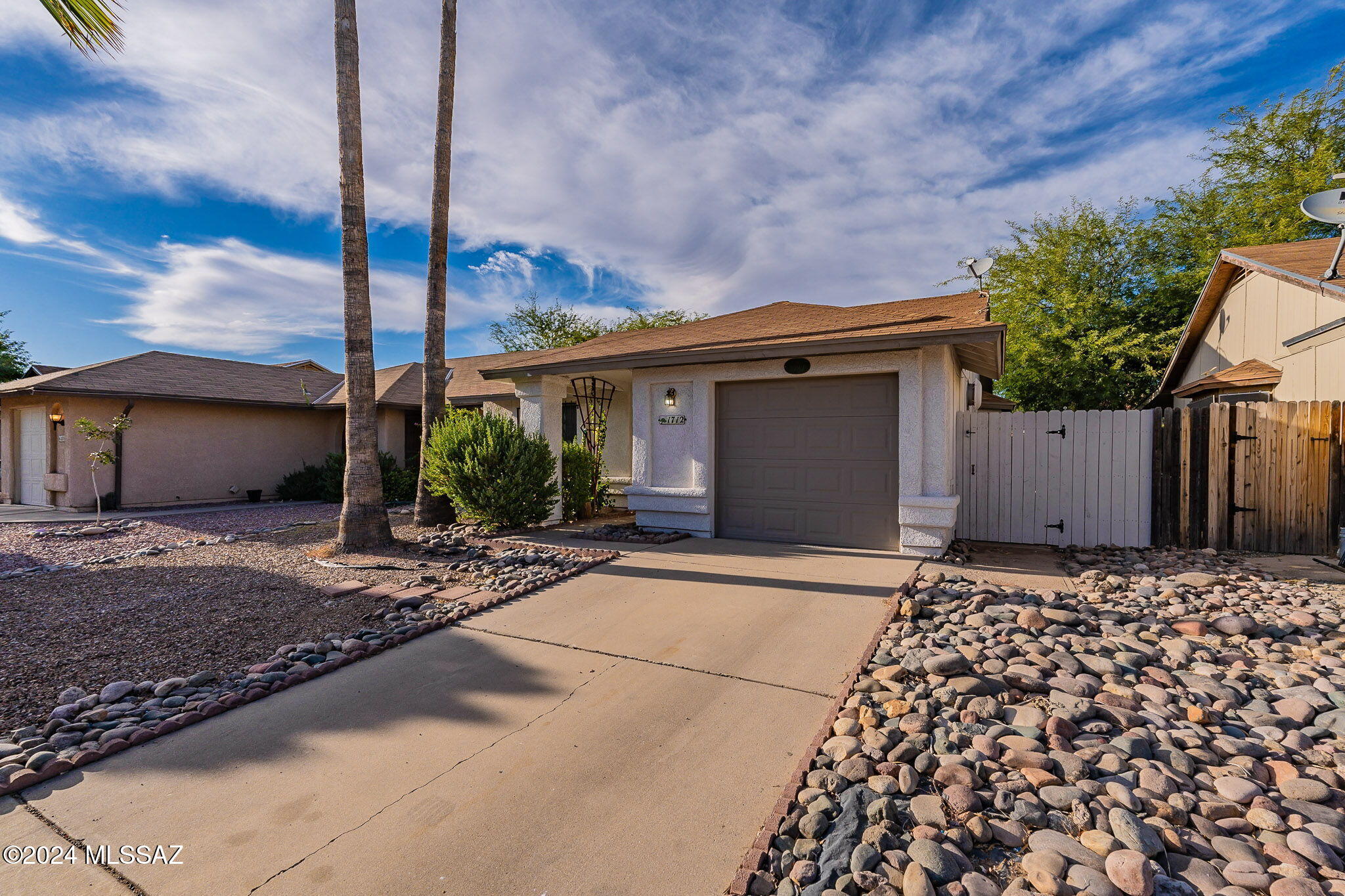 1712 Twin Ridge Road Tucson, AZ 85746 - Photo 4 of 29 Gallery Image 4
